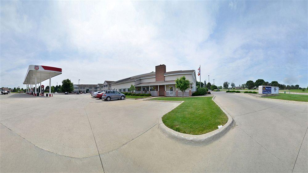 Best Western Plus University Park Inn & Suites Ames Exterior photo