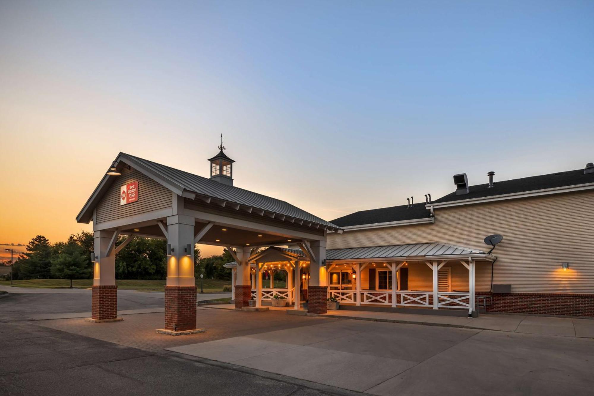 Best Western Plus University Park Inn & Suites Ames Exterior photo